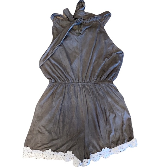 NWOT Altar’d State Green Crochet Flower Romper - Picture 2 of 10